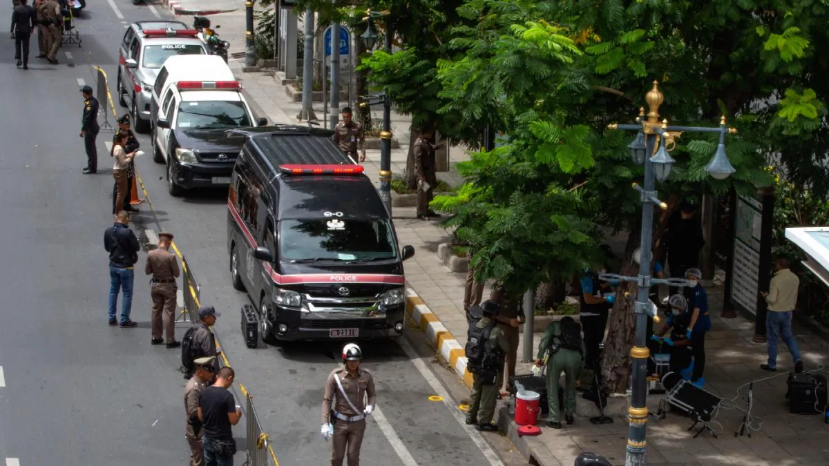 Thai investigators cordon-off an area in which an explosion injured people in Bangkok, Thailand on Aug. 2, 2019. (Gemunu Amarasinghe/Photo AP)
