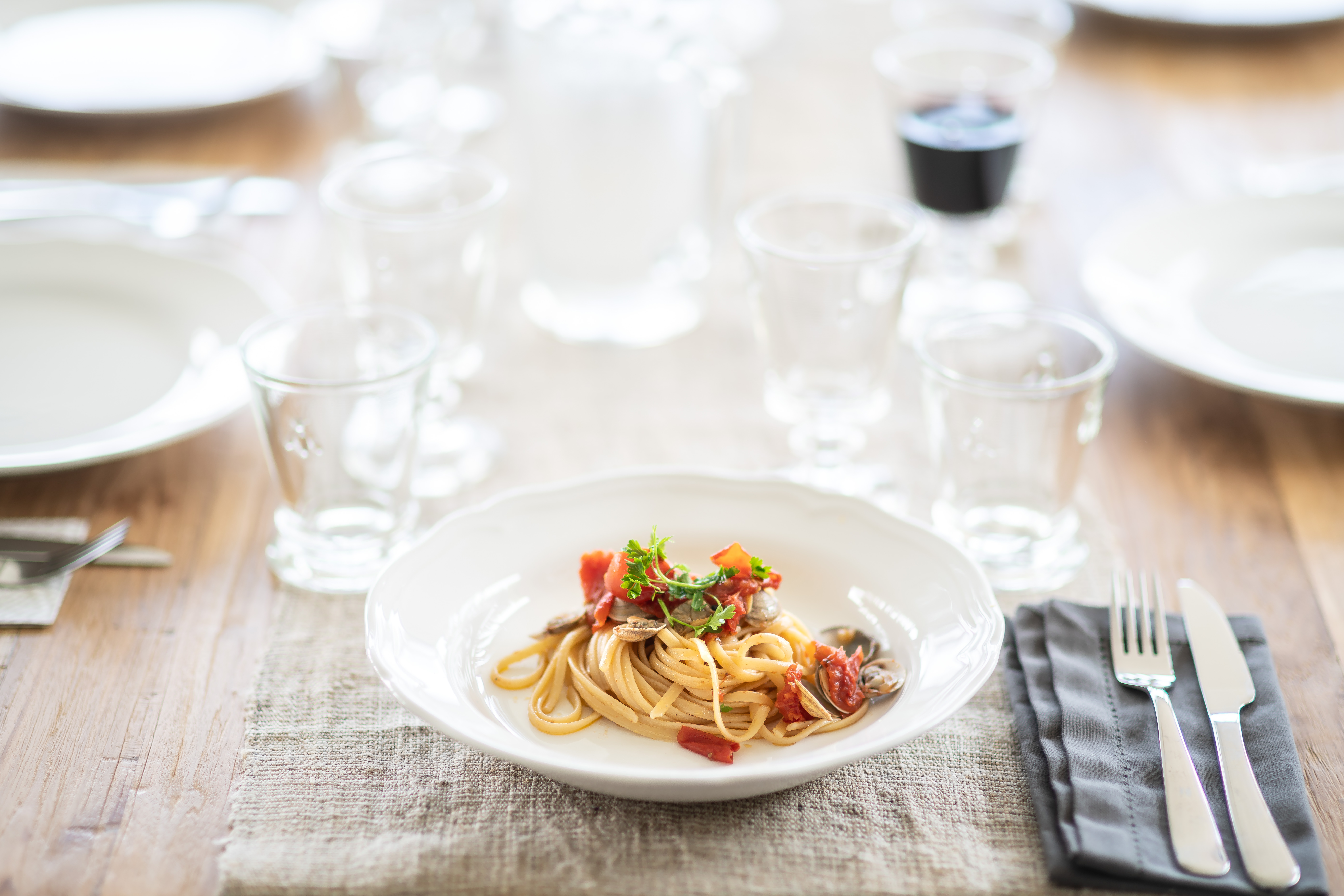 Lunch Setting_Pasta Vongole_Villa Olivo