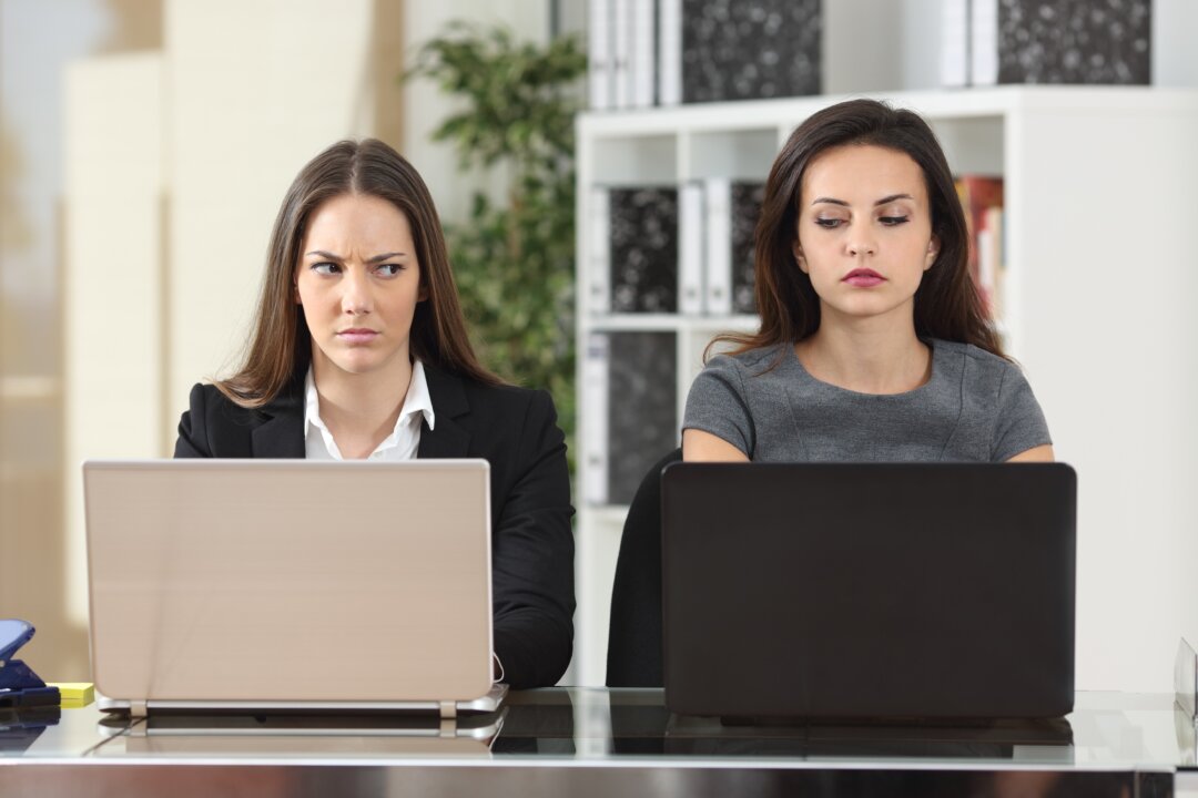 Learning how to foster
a better connection
with co-workers can
help you avoid difficult
relationships and form
stronger bonds. (Shutterstock)