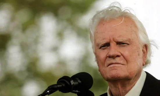 What Would Billy Graham Say Today About Our Nation’s Division?