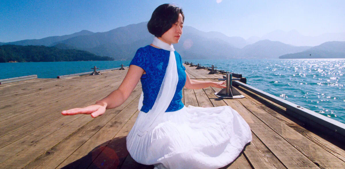 A woman doing Falun Dafa meditation. After an experiment with brain scans, a group of longtime meditators were able to transform the anatomy of the brain in surprising ways. (Minghui.org)