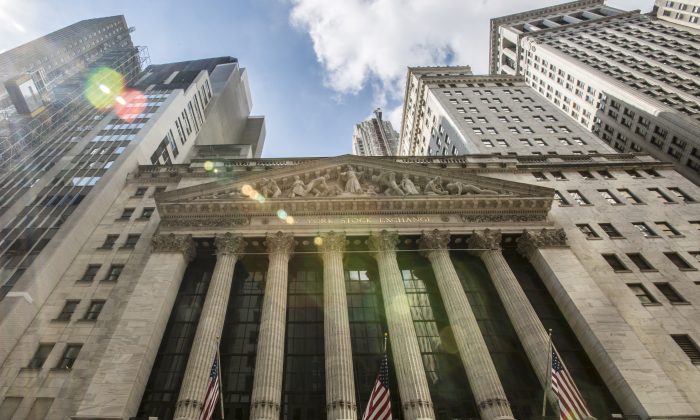The New York Stock Exchange on Broad Street, New York, on Sept. 7, 2017. (Samira Bouaou/The Epoch Times)