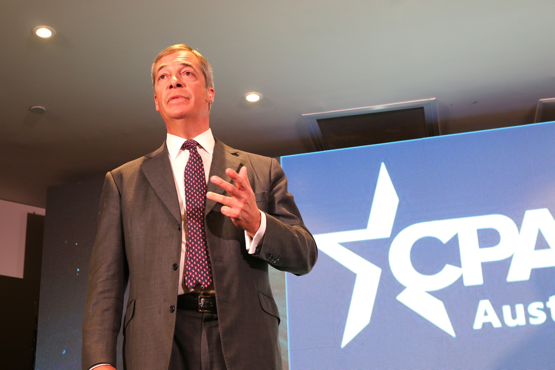 Farage-front