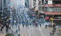 Hong Kong Police Fire Tear Gas in Subway Station as Protests Continue for Another Weekend