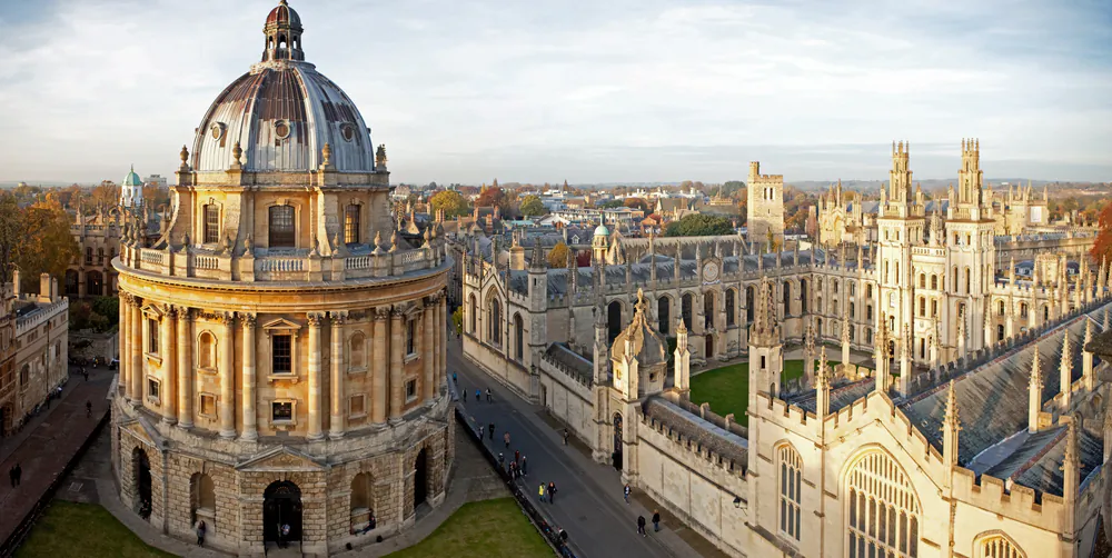 The Radcliffe Camera (L) and All Souls College, Oxford University. (Shutterstock)
