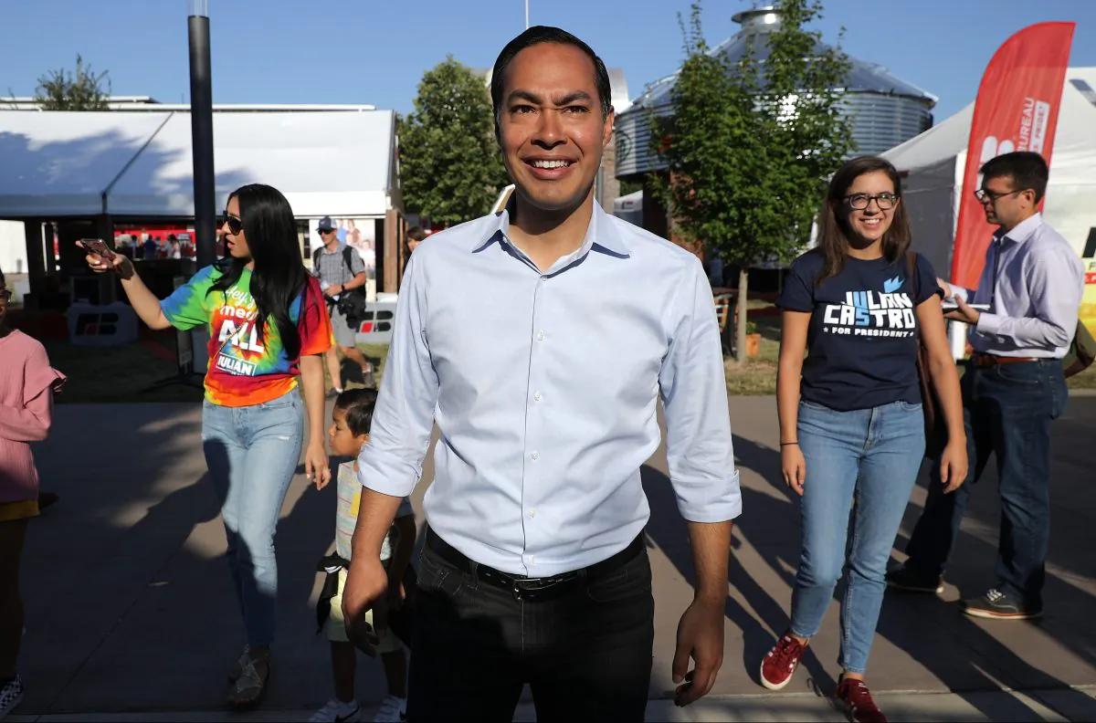 Democratic presidential candidate and former Housing and Urban Development Secretary Julian Castro (C) and his family arrive at the Iowa State Fair in Des Moines, Iowa, on Aug. 9, 2019. (Chip Somodevilla/Getty Images)