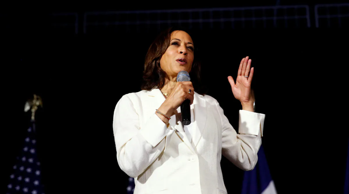 Democratic presidential candidate and U.S. Senator Kamala Harris (D-Callif.) attends a health care roundtable at the Loft at the First United Methodist Church in Burlington, Iowa, on Aug. 12, 2019. (Eric Thayer/Reters)