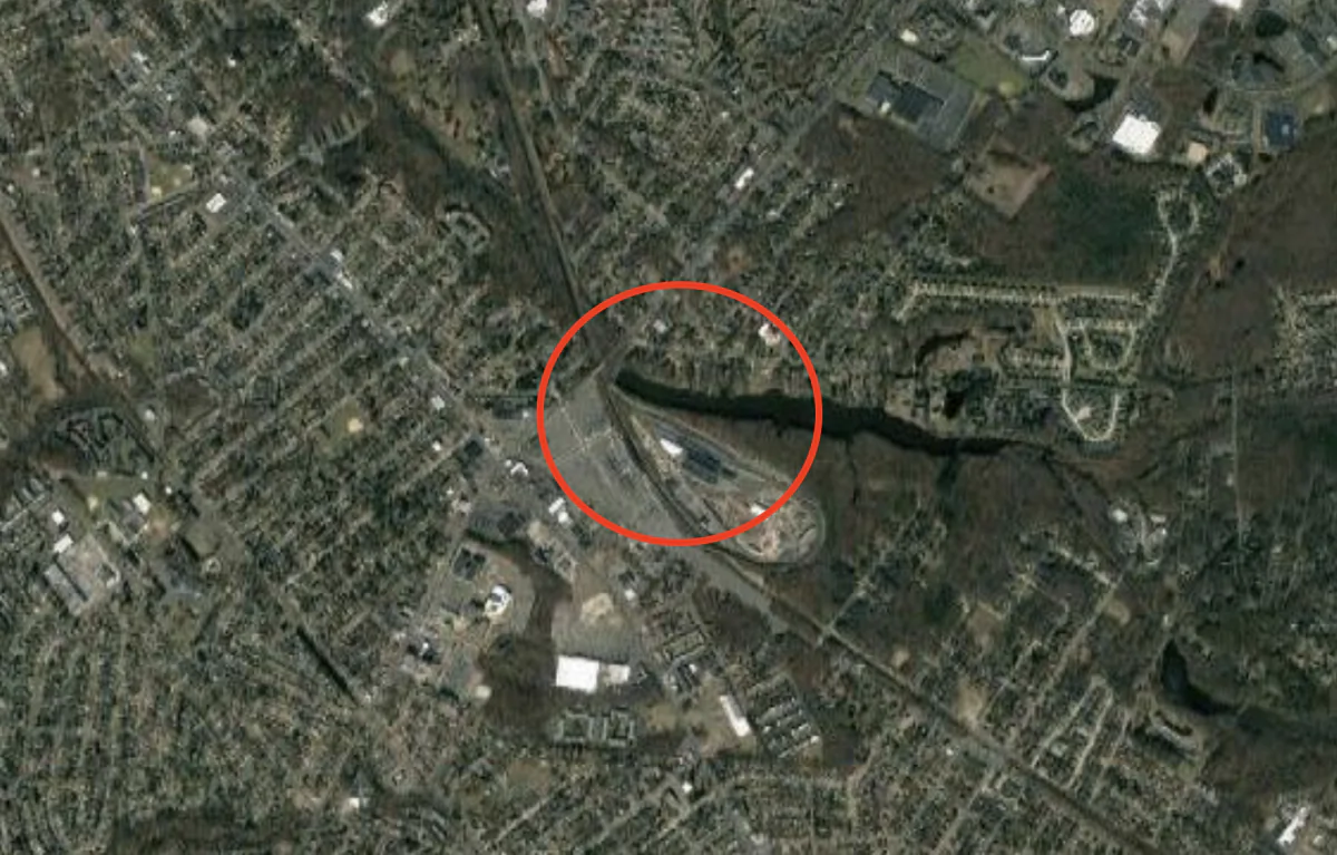 Aerial view of PATCO station in Lindenwold, New Jersey. (Screenshot/Google Maps)