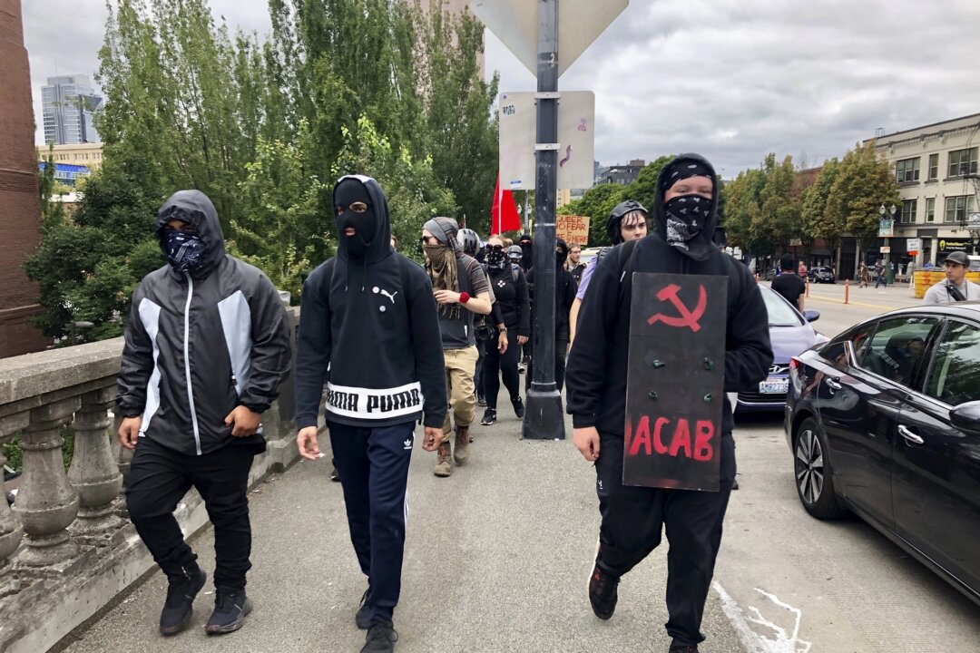Portland Mayor Says Protests Were ‘Largely Peaceful’ as Videos Show Antifa Assaulting People