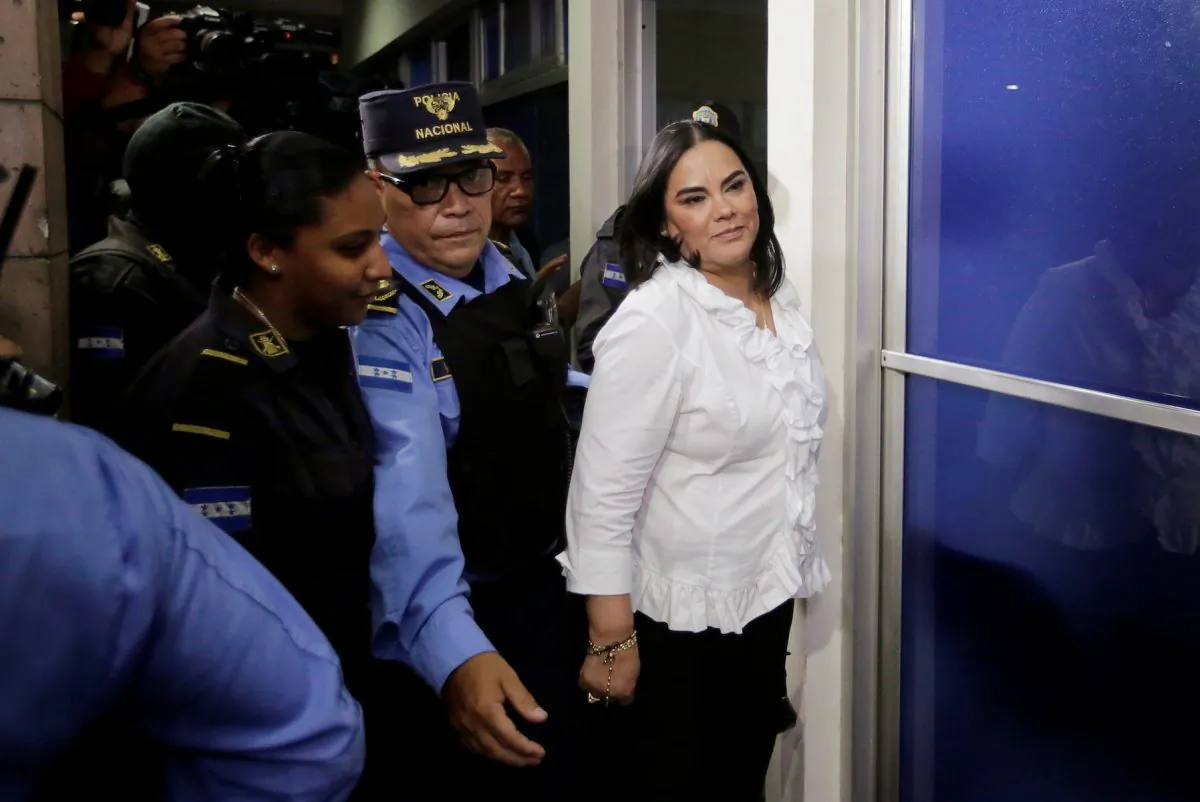 Former first lady Rosa Elena Bonilla de Lobo leaves a court hearing after being convicted on graft charges, in Tegucigalpa, Honduras Aug. 20, 2019. (Reuters/Jorge Cabrera)
