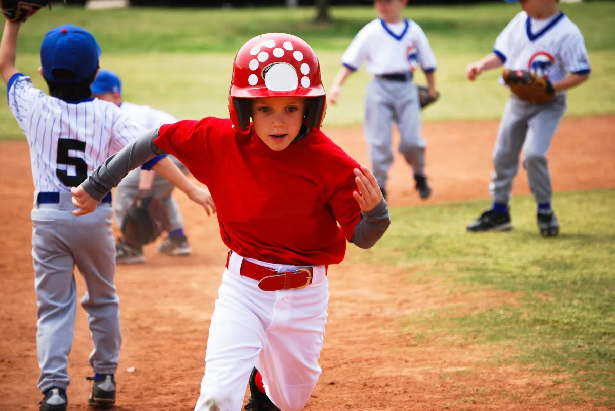 Taking a run around the bases could help you live longer. (tammykayphoto/Shutterstock)