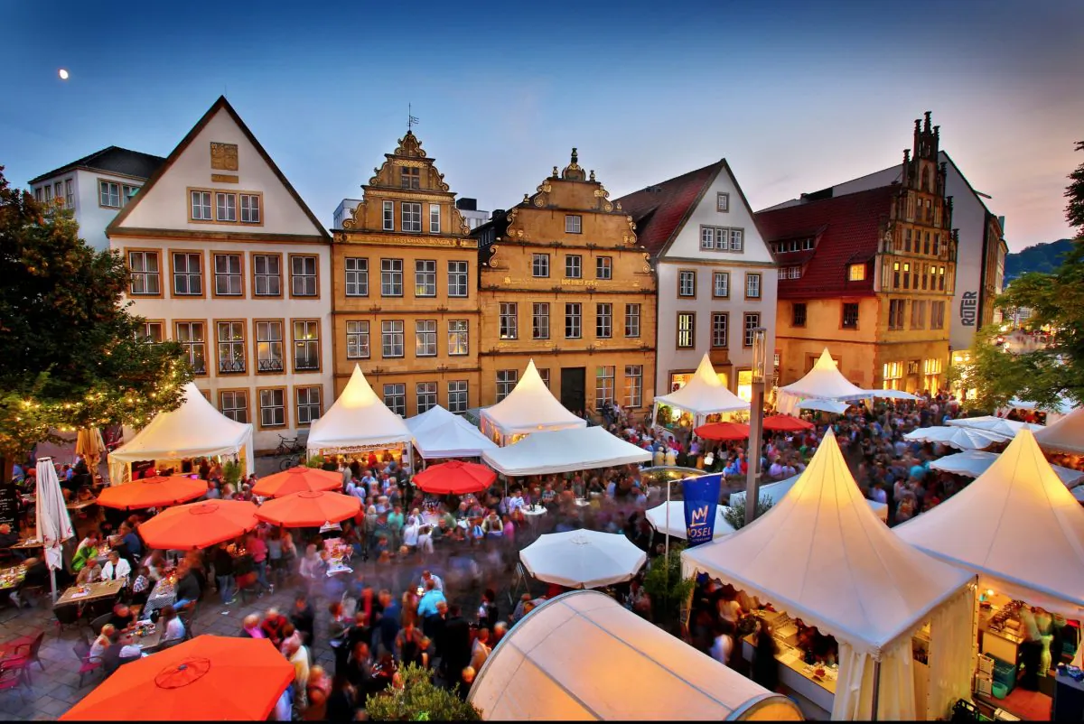 An outdoor wine market in the Old Town section of Bielefeld. (Courtesy of Bielefeld Marketing GmbH)