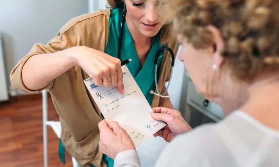 Doctors Slow to Change Opioid Over-Prescribing Habits
