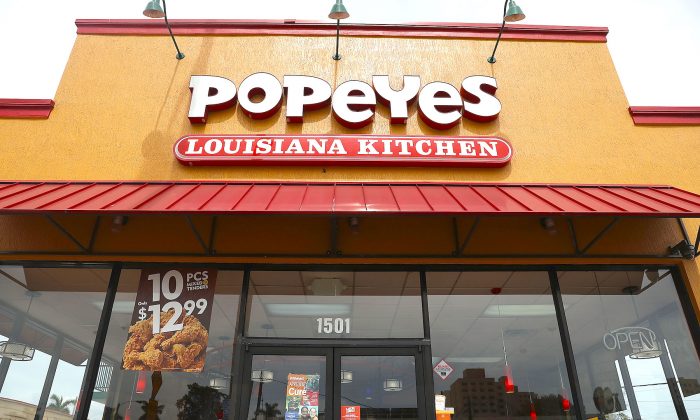 Tennessee Man Sues Popeyes Over Sold Out Chicken Sandwich Says He