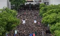 Hong Kong Students Boycott Class in Protest on First Day of School Year