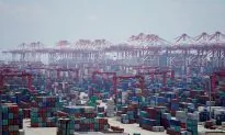 Trade War Dents Chinese Company Profits, Portfolio Inflows