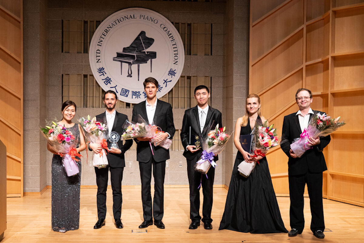 Winners of 2019 NTD International Piano competition. (Dai Bin/The Epoch Times)