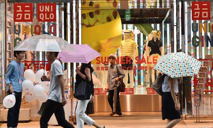 Uniqlo Defends Decision to Remain Open in Russia