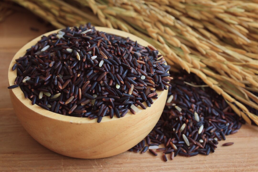 Black rice is growing in popularity as more people catch on to its potent antioxidant profile. (Thanthima Lim/Shutterstock)