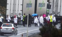 Tour Bus Crashes on Wet New Zealand Road, 5 Chinese Killed