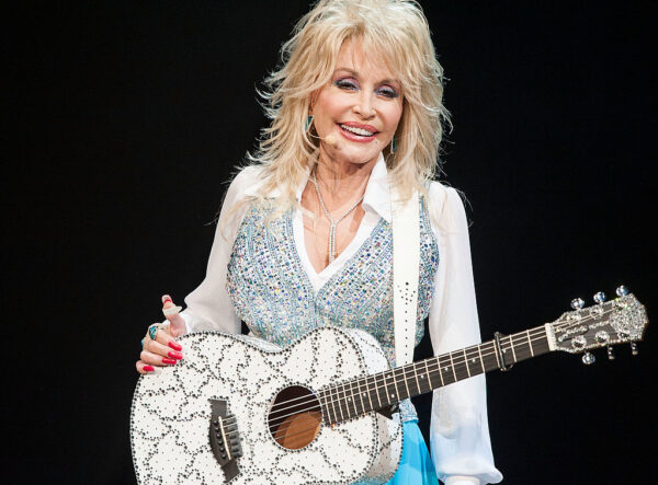 Singer Dolly Parton Performs