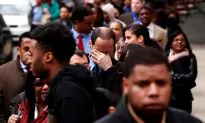 US Services Sector Growth Accelerates, Private Payrolls Jump