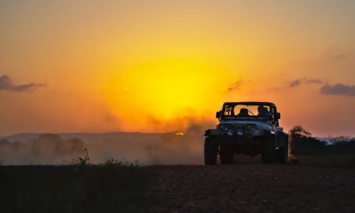 Stock image of a jeep. (RonaldPlett/Pixabay)