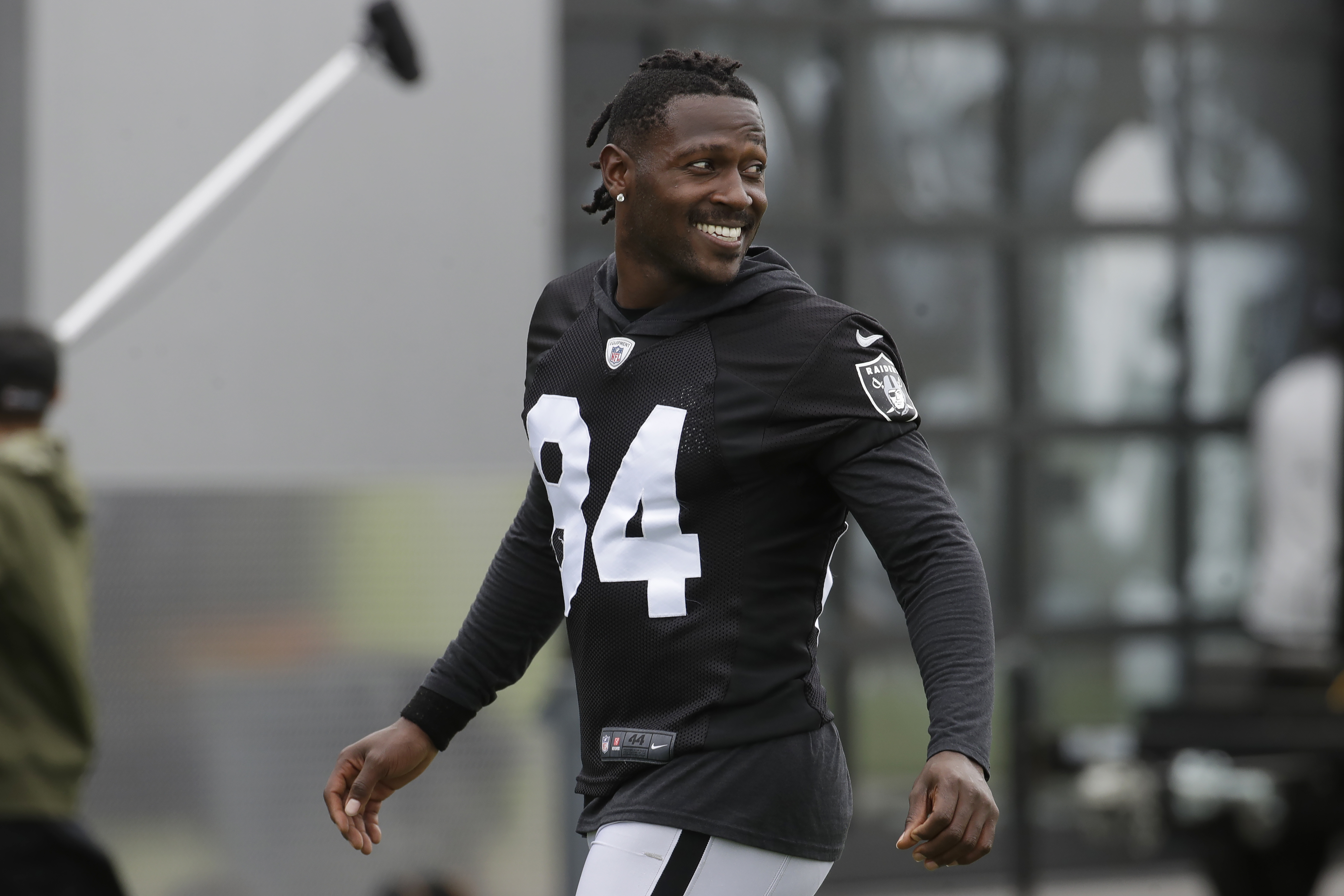 Antonio Brown posts video of apparent phone call with Jon Gruden