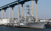 US Destroyer Sails in Disputed South China Sea Amid Trade Talks With China
