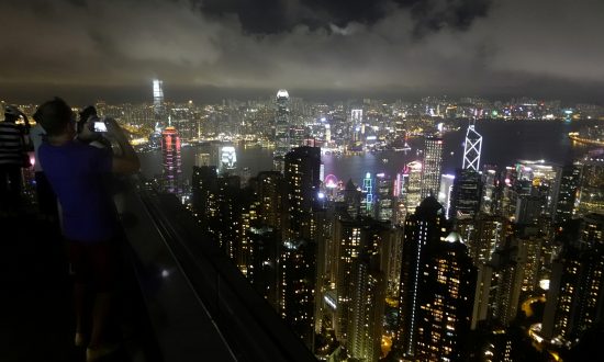 Hongkongers Troubled by Ongoing Protests Look for New Homes Abroad