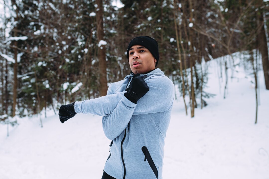Working out in the cold may help burn more calories but at the expense of building muscle strength. (Artem Varnitsin/Shutterstock)