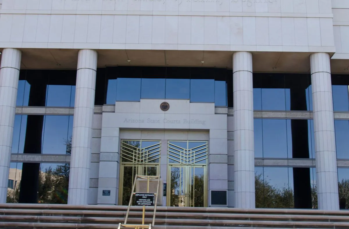 Front doors of Arizona Supreme Court in Phoenix, Ariz., on Feb. 18, 2013. (davidpinter/creative commons attribution unported)