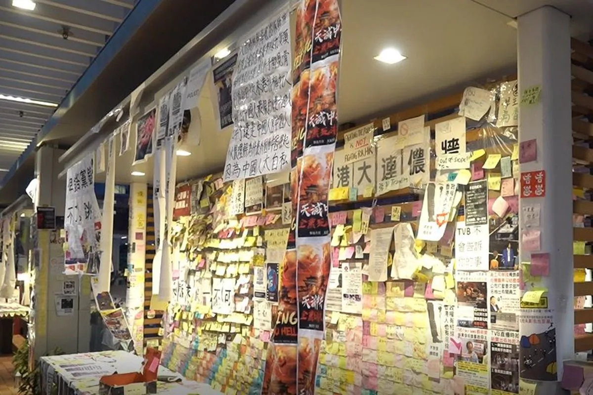 Students hung posters condemning the Chinese communist regime at Hong Kong University in Hong Kong on September 17, 2019. (Shenghua Sung/NTD News)
