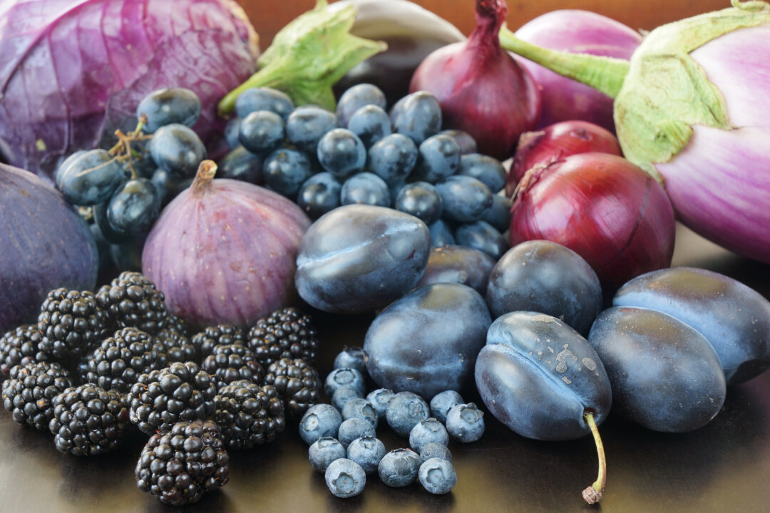 Common fruits and vegetables rich in anthocyanins include blueberries, black grapes, raisins, blackberries, plums, purple cabbage, eggplant, purple cauliflower and purple potatoes. (Kitamin/Shutterstock)