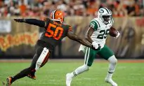 Browns’ Chris Smith Plays First Game Since Sudden Death of Girlfriend, Reveals New Tattoo