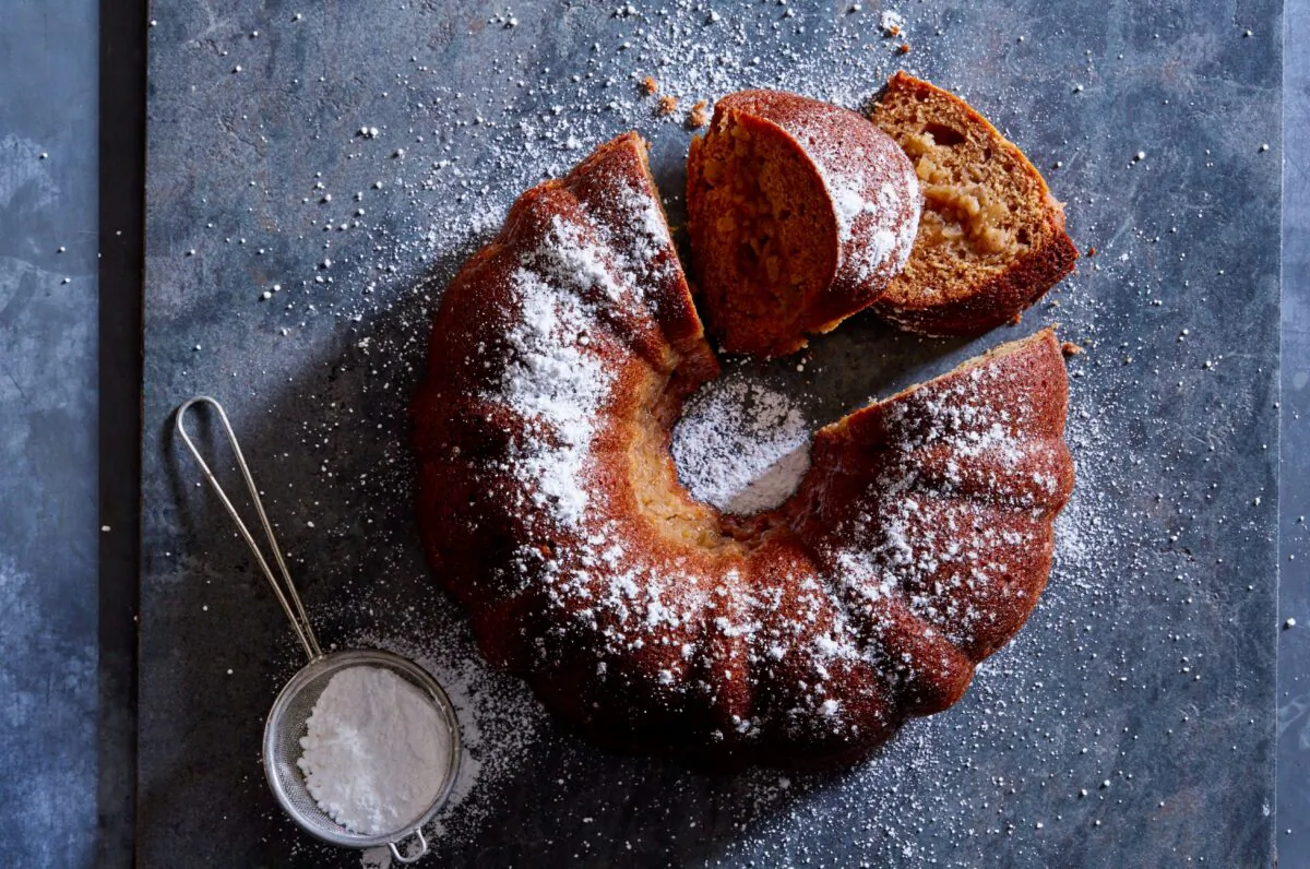 Honey-Apple Cake. (Linda Pugliese)