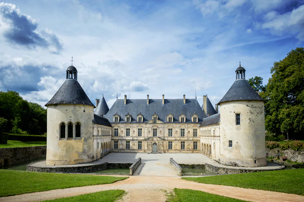 The 17th-century Château de Bussy-Rabutin. (Shutterstock)