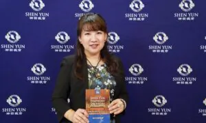 Painting Artist: Shen Yun Music ‘Is Transmitting a Message of Happiness’
