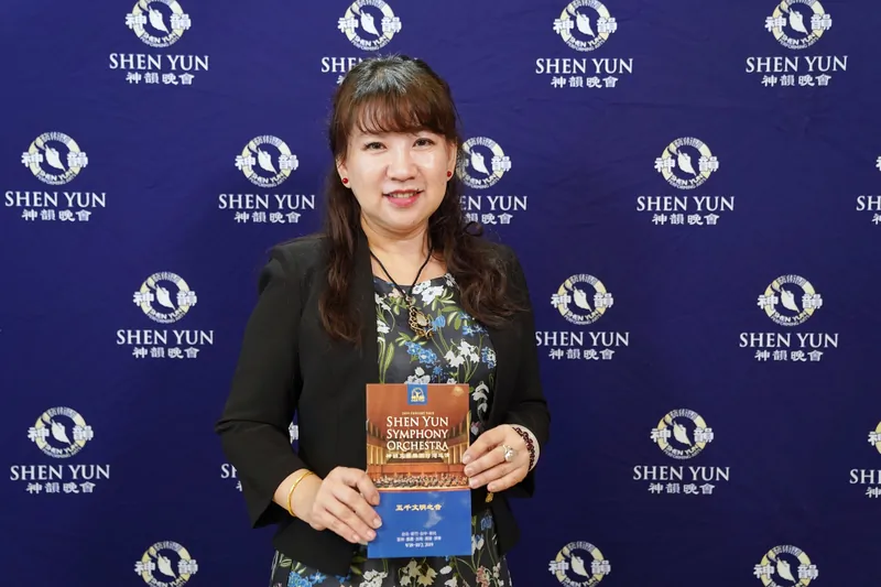 Well-known Taiwanese artist Huang Kuan-Yu attended the Shen Yun Symphony Orchestra’s matinee at National Concert Hall in Taipei on Sept. 23, 2019. (Bai Chuan/The Epoch Times)
