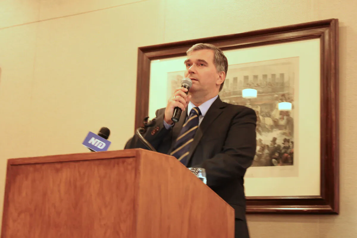Dr. Torsten Trey, director of Doctors Against Forced Organ Harvesting, speaks an event on organ harvesting at the Harvard Club on the sidelines of the U.N. General Assembly in New York City on Sept. 25, 2019. (Cathy He/The Epoch Times)