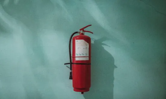 Utah Man Smoking Cigarette Sprayed in Face with Fire Extinguisher