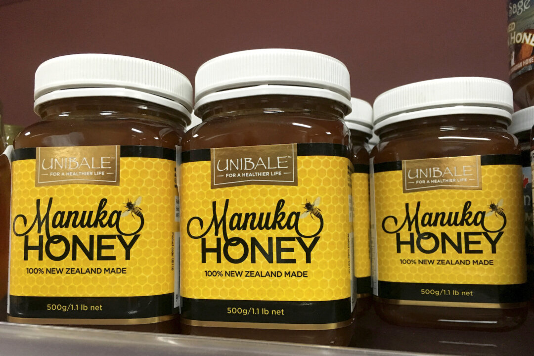 Need a new mouthwash? Studies have shown manuka honey, produced by the flowers of the manuka plant that grows in New Zealand and Australia, is as effective as a common germicidal mouthwash.(Reuters/Thomas Peter/File Photo)