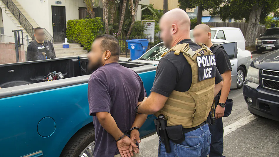 U.S. agents carry out an operation to arrest illegal immigrants in New York on Sept. 26, 2019. (ICE)