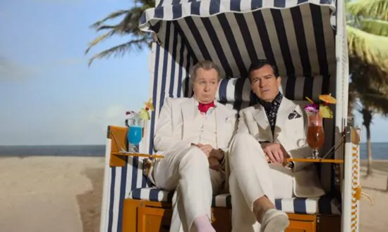 Film Review: ‘The Laundromat’: The Money’s Not Funny and the Forced Organ Harvesting Even Less So