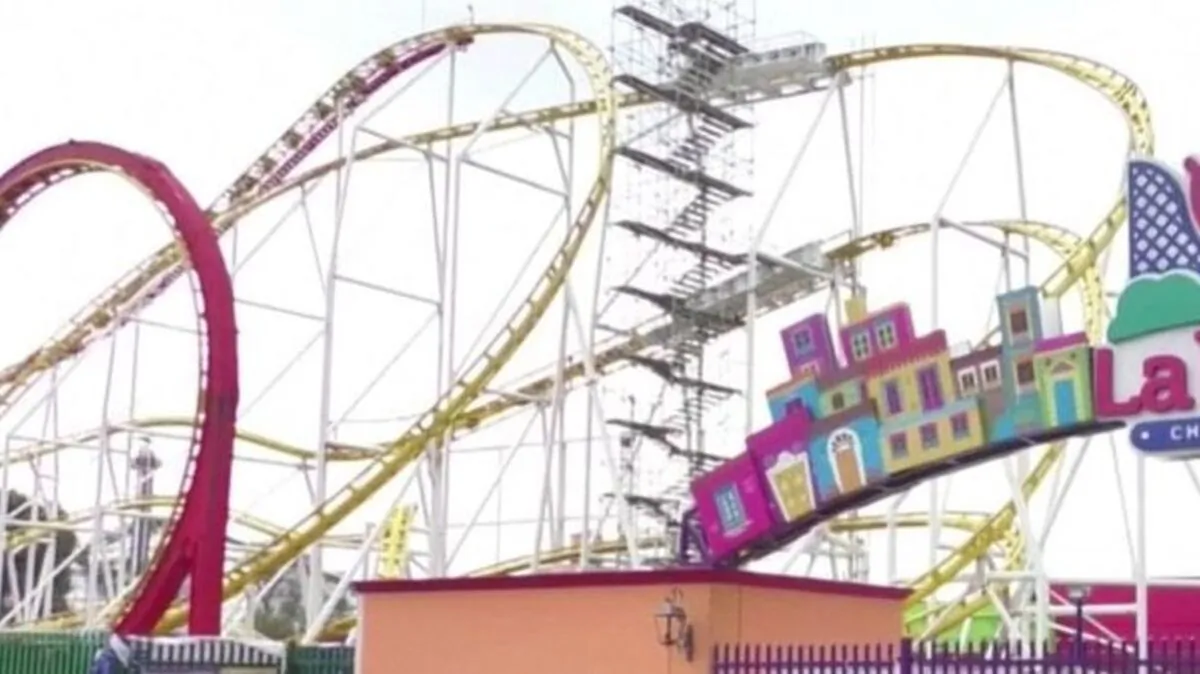La Feria Chapultepec amusement park was closed after Saturday's incident (Reuters)