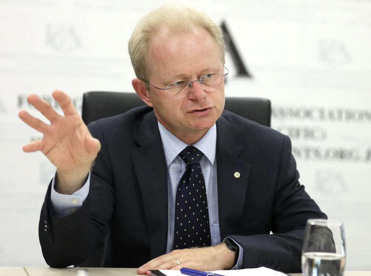 Mark Schipp, President of World Organization for Animal Health, briefs media in Sydney, Oct. 31, 2019, (Rick Rycroft/AP)
