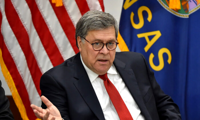 Attorney General William Barr speaks to Kansas law enforcement officials on October 02, 2019 in Topeka, Kansas. (Ed Zurga/Getty Images)