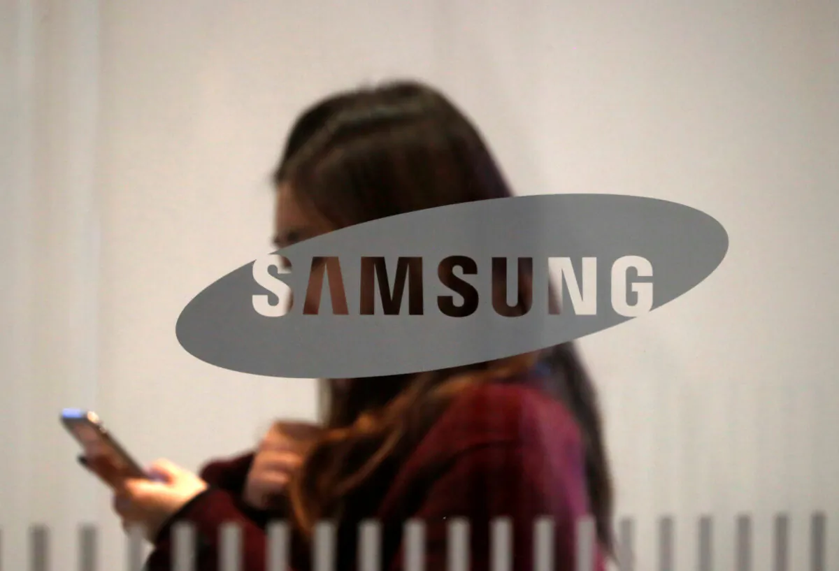 The logo of Samsung Electronics is seen at its office building in Seoul, South Korea on Jan. 7, 2019. (Kim Hong-Ji/Reuters)