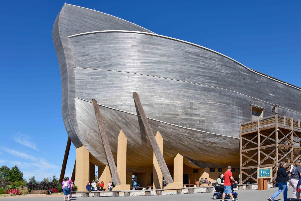 10Story, LifeSize Replica of Noah’s Ark Makes Bible Story Believable