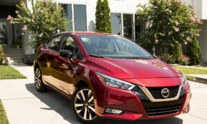 2020 Nissan Versa SR